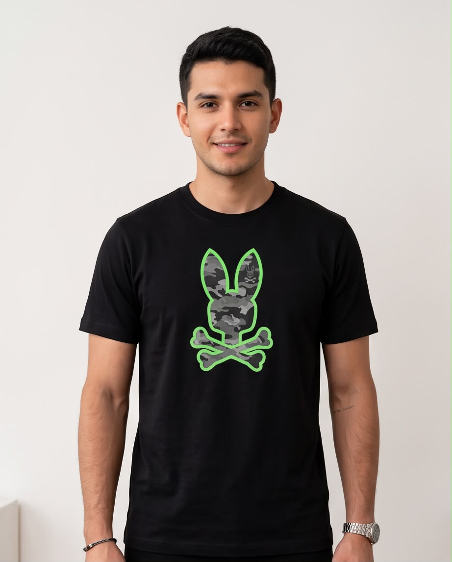 Camiseta negra Psycho Bunny camuflado gris contorno verde neón, vista frontal