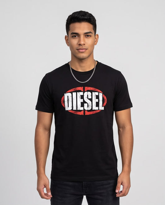 Camiseta Diesel Óvalo Rojo Desgastado negra, cuerpo completo