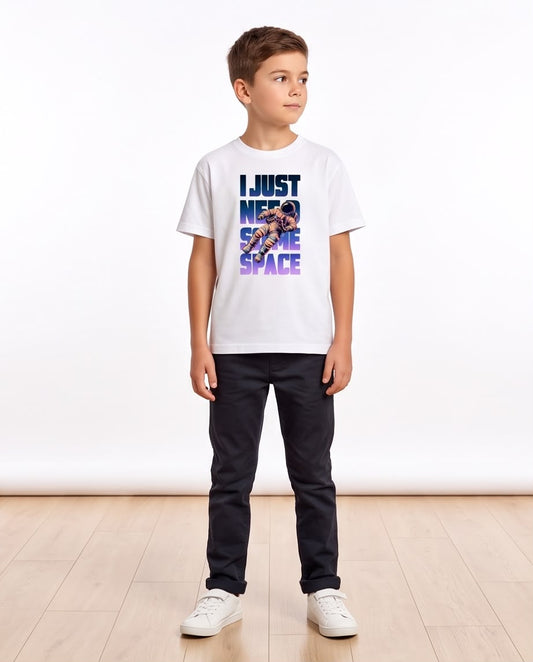 Camiseta Niño I Just Need Some Space Astronauta Blanca Semi Oversize