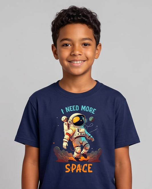Camiseta Niño I Need More Space Astronauta Azul Navy Semi Oversize