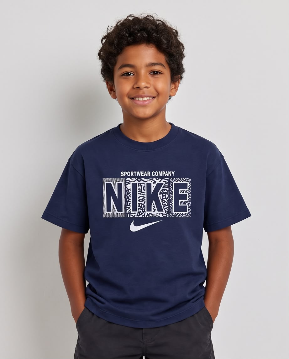 Camiseta Niño Nike Graphic Azul Navy Semi Oversize