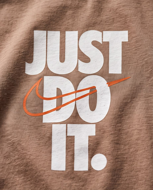 Camiseta Niño Nike Just Do It Camel Semi Oversize