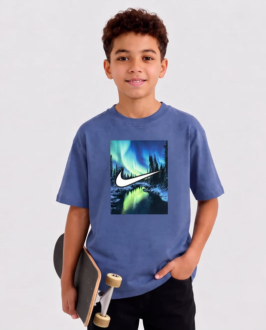 Camiseta Niño Nike Aurora Boreal Azul Acero Semi Oversize
