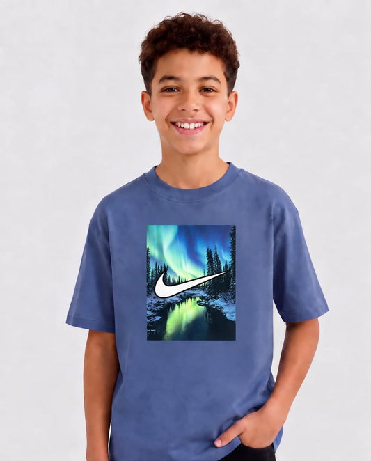 Camiseta Niño Nike Aurora Boreal Azul Acero Semi Oversize