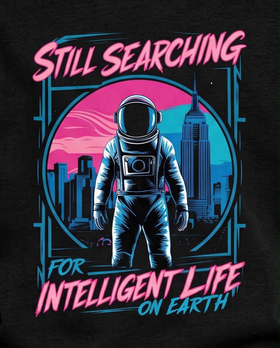 Camiseta Niño Still Searching Astronauta Negra Semi Oversize