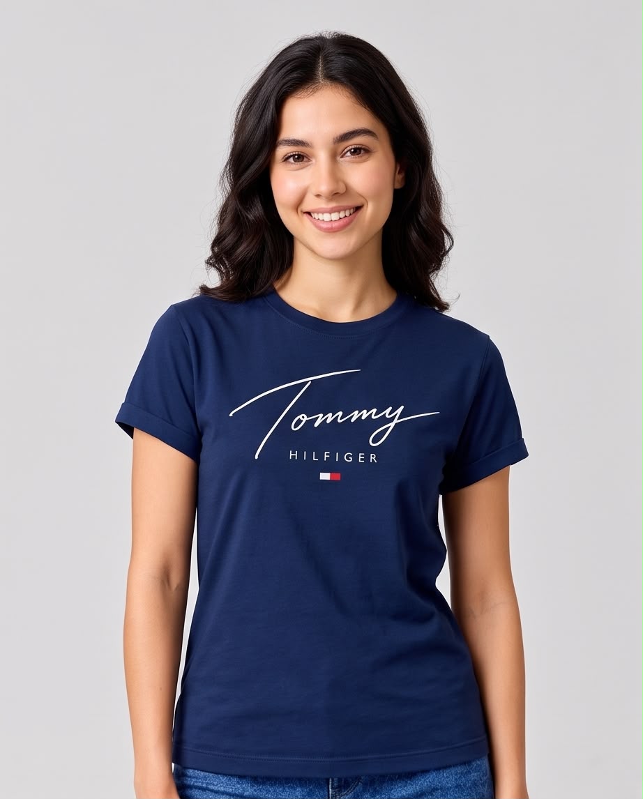 Camiseta Mujer Tommy Hilfiger Firma Blanca Azul Navy, vista frontal