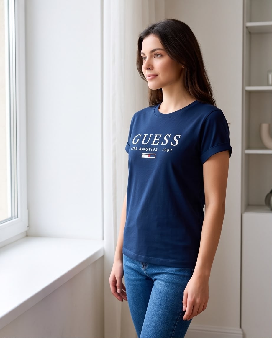Camiseta Guess Los Ángeles 1981 Azul Navy, vista frontal
