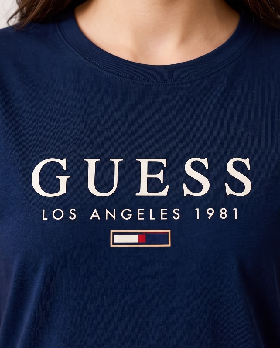 Camiseta Guess Los Ángeles Azul Navy, vista lateral