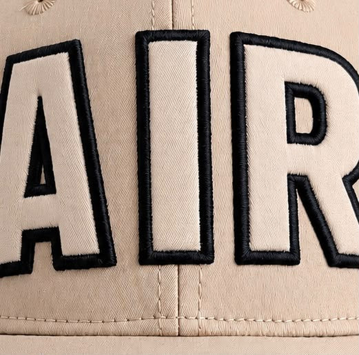 Interior de gorra Nike AIR beige con negro
