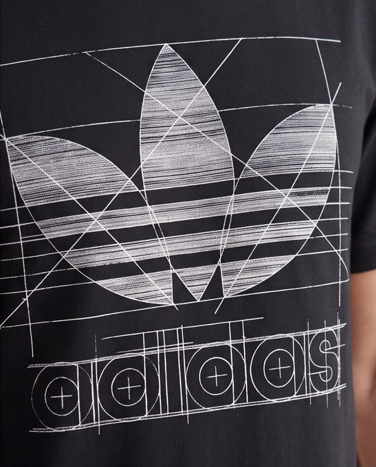 Camiseta Negra adidas Trébol Geométrico Blanco Regular Fit