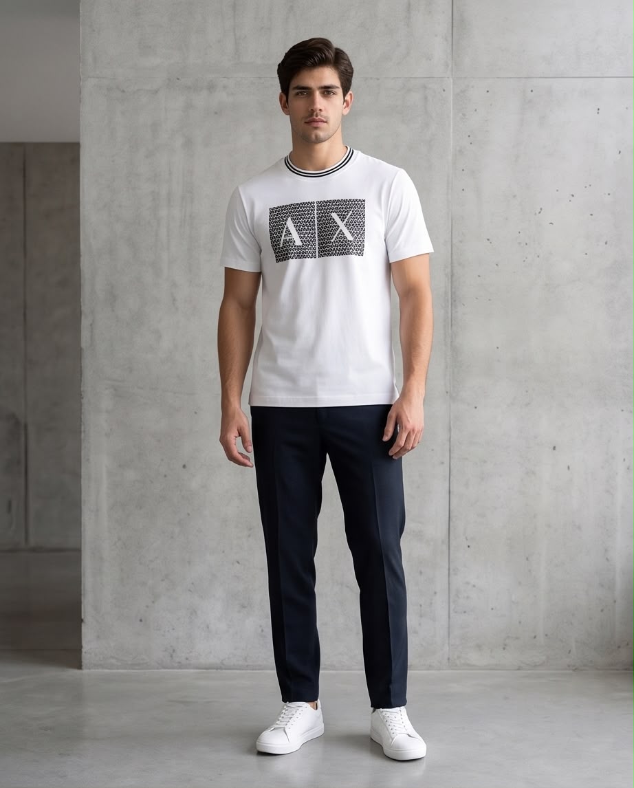 Camiseta Blanca A|X Geométrica Cuello Rayado Regular Fit