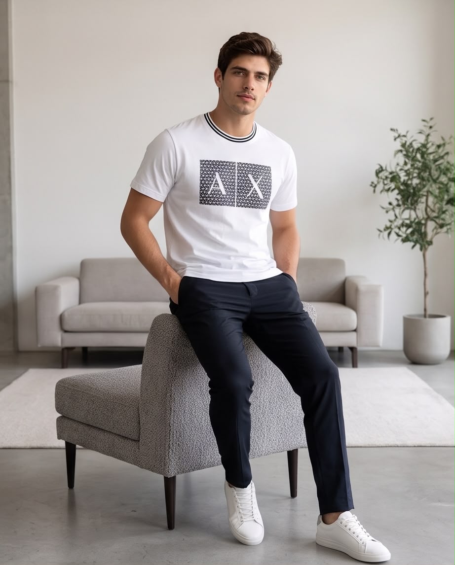 Camiseta Blanca A|X Geométrica Cuello Rayado Regular Fit