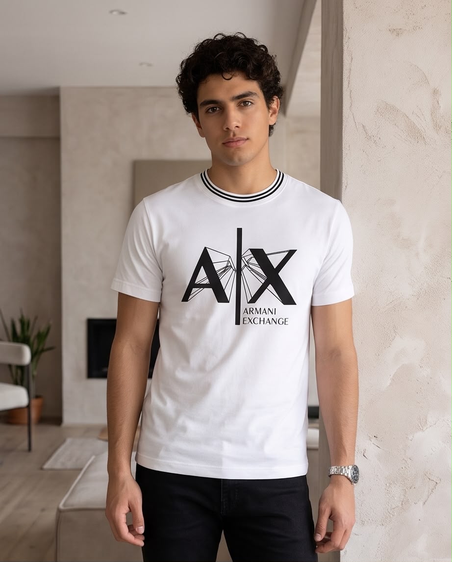 Camiseta Blanca Armani Exchange Líneas Geométricas Cuello Rayado Regular Fit
