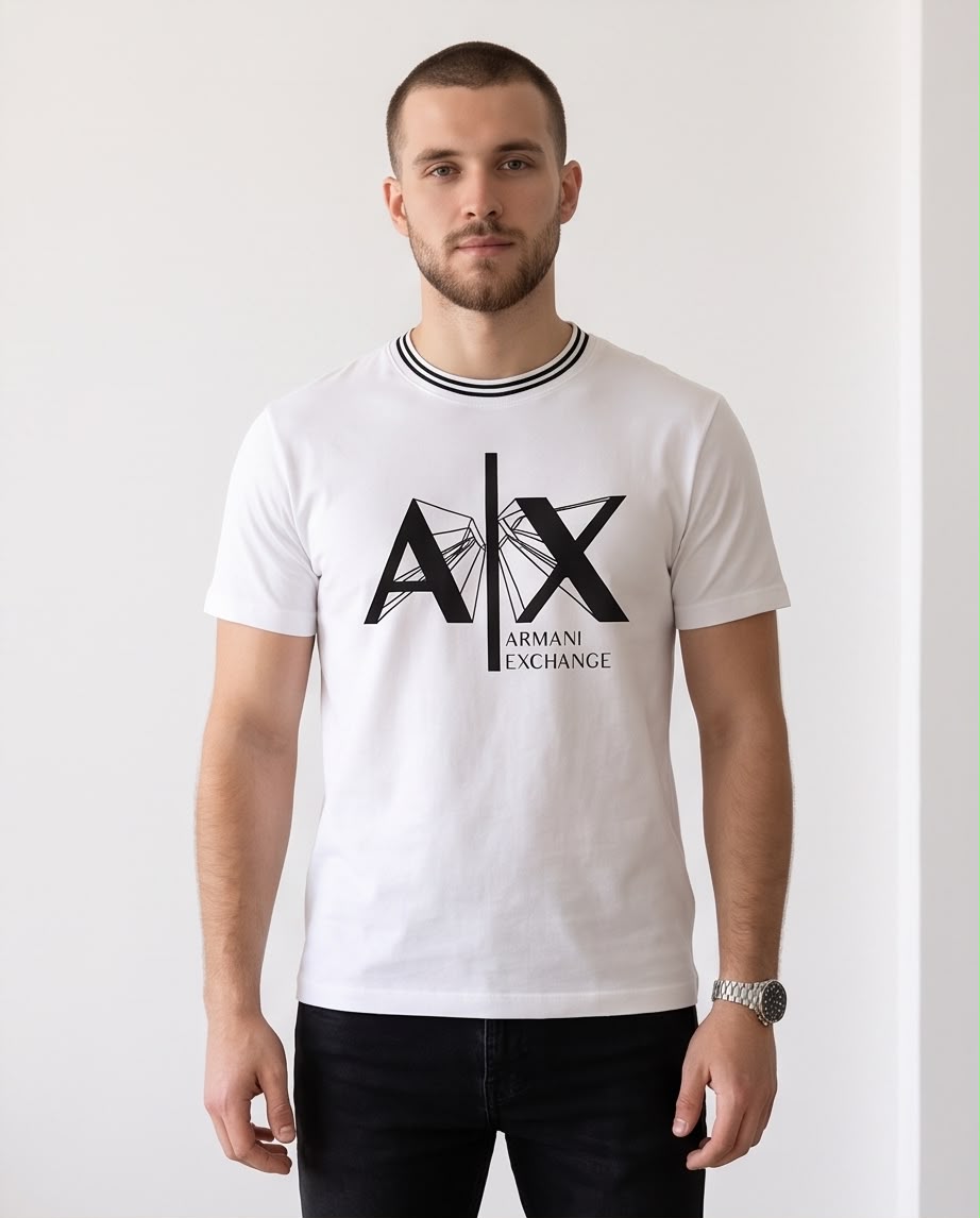Camiseta Blanca Armani Exchange Líneas Geométricas Cuello Rayado Regular Fit