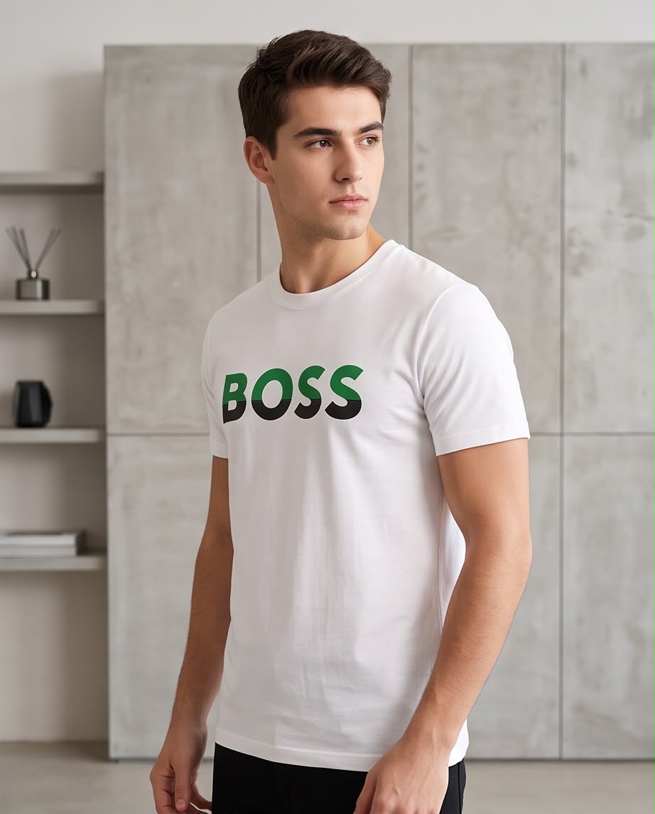 Camiseta Blanca BOSS Letras Verde y Negro Regular Fit