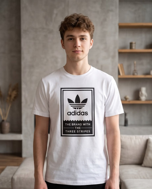 Camiseta Blanca con Estampado adidas Negro Regular Fit