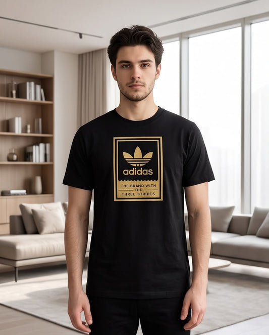 Camiseta Negra con Estampado adidas Dorado Regular Fit