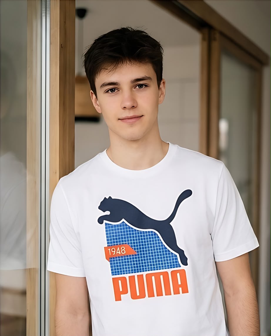 Camiseta Blanca con Estampado PUMA Azul y Naranja Regular Fit