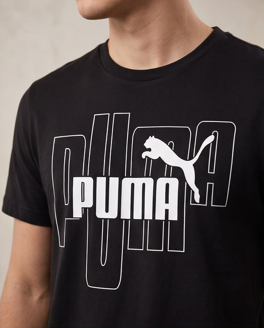 Camiseta Negra PUMA Letras Delineadas Blancas Regular Fit