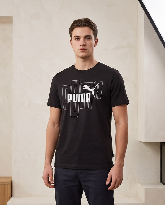Camiseta Negra PUMA Letras Delineadas Blancas Regular Fit