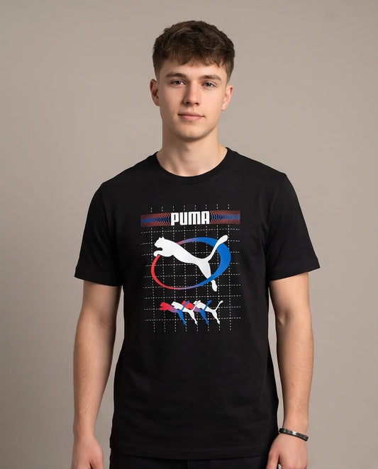 Camiseta Negra PUMA Órbita Roja y Azul Regular Fit