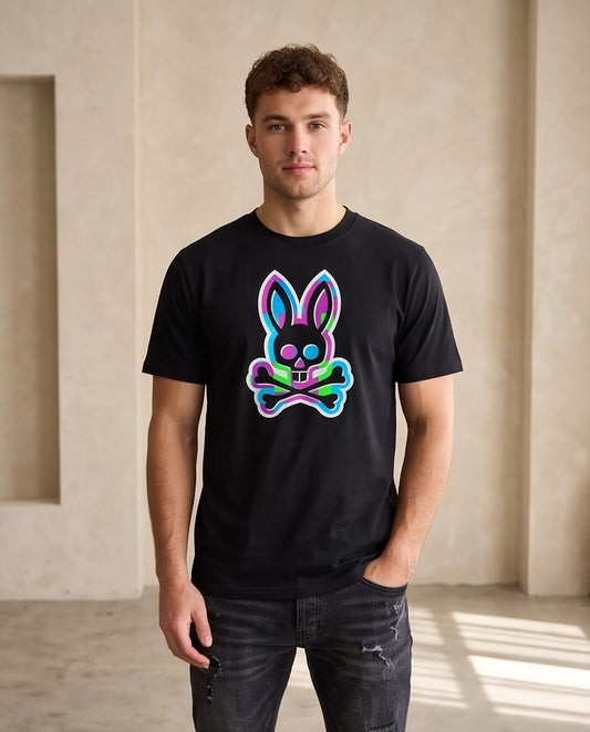 Camiseta Negra Conejo Multicolor con Borde Blanco Regular Fit