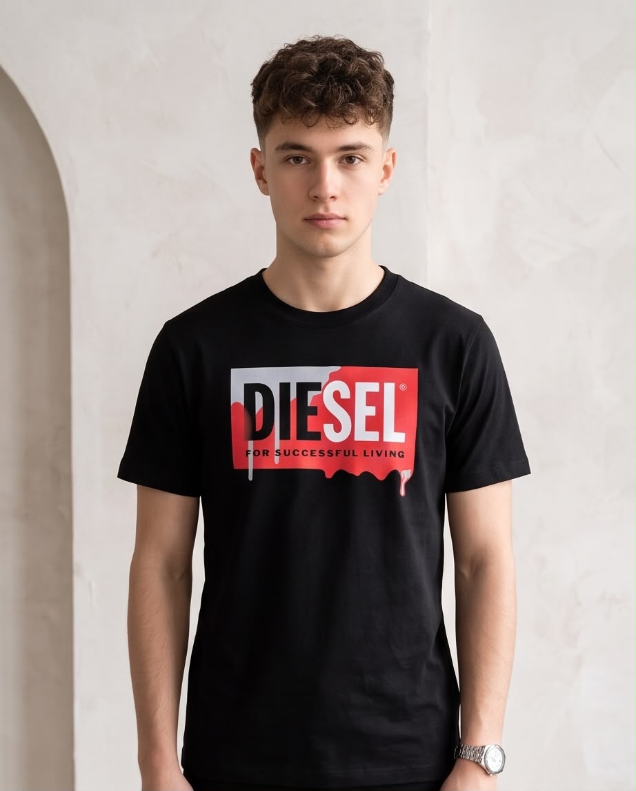 Camiseta Negra DIESEL Rojo y Blanco Efecto Goteo Regular Fit