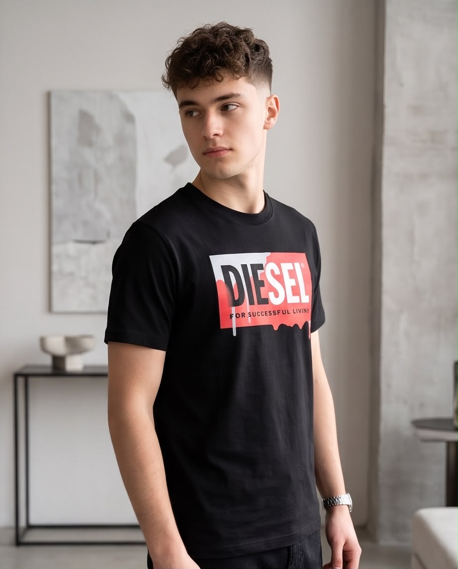 Camiseta Negra DIESEL Rojo y Blanco Efecto Goteo Regular Fit