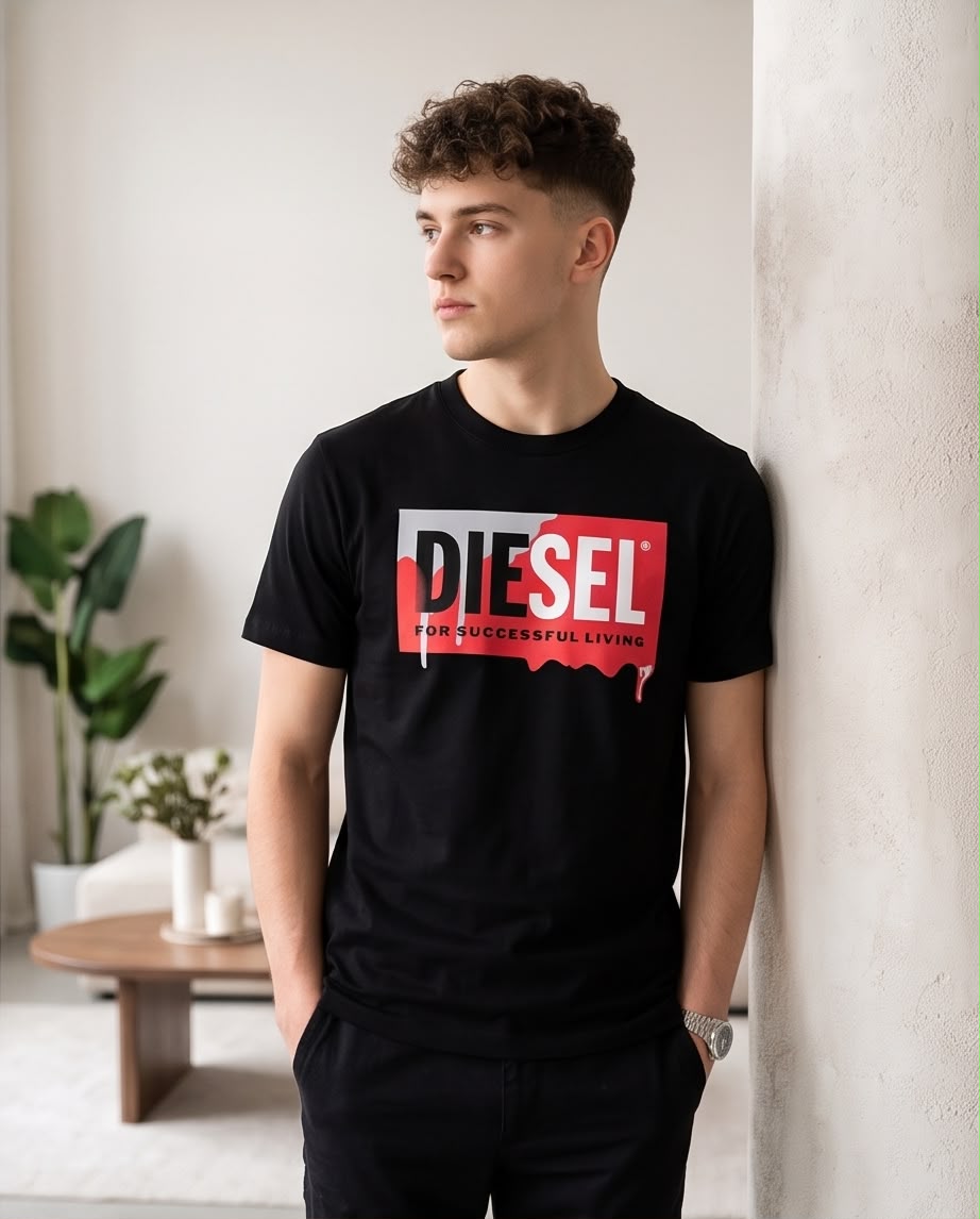 Camiseta Negra DIESEL Rojo y Blanco Efecto Goteo Regular Fit