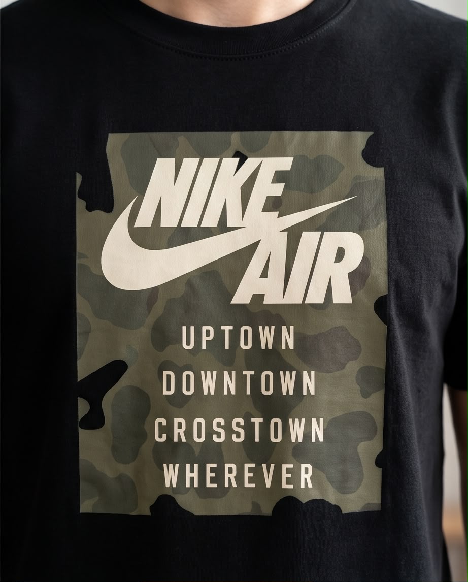 Camiseta Negra NIKE Air Camuflada Verde Oliva y Beige Regular Fit