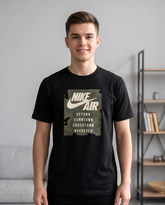 Camiseta Negra NIKE Air Camuflada Verde Oliva y Beige Regular Fit