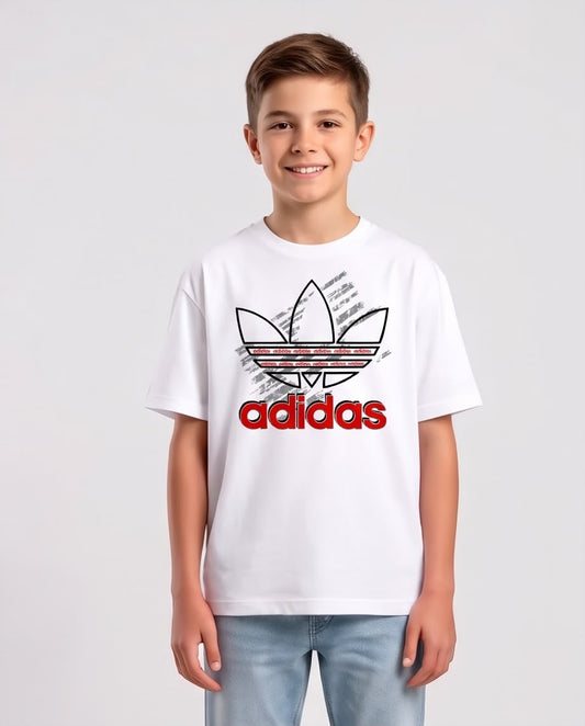 Camiseta Niño adidas Trébol Delineado Letras Rojas Blanca Semi Oversize