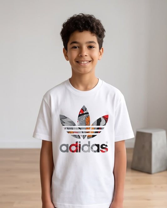 Camiseta Niño adidas Trébol Gráfico Gris Rojo y Naranja Blanca Semi Oversize
