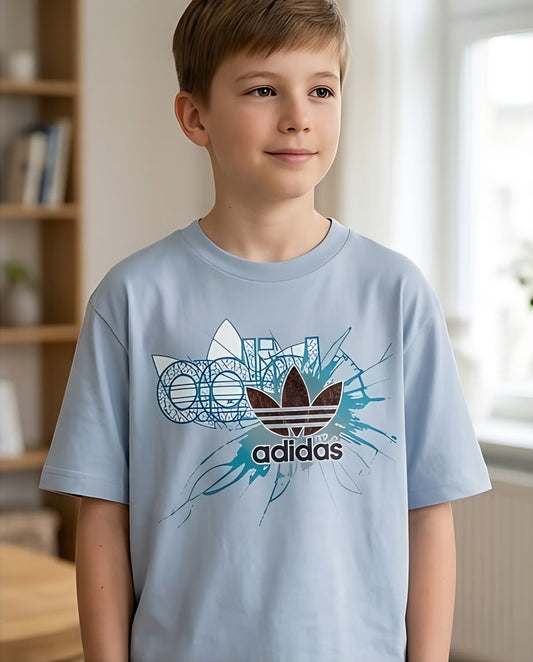 Camiseta Niño adidas Trébol Oscuro Salpicaduras Turquesa Azul Cielo Semi Oversize