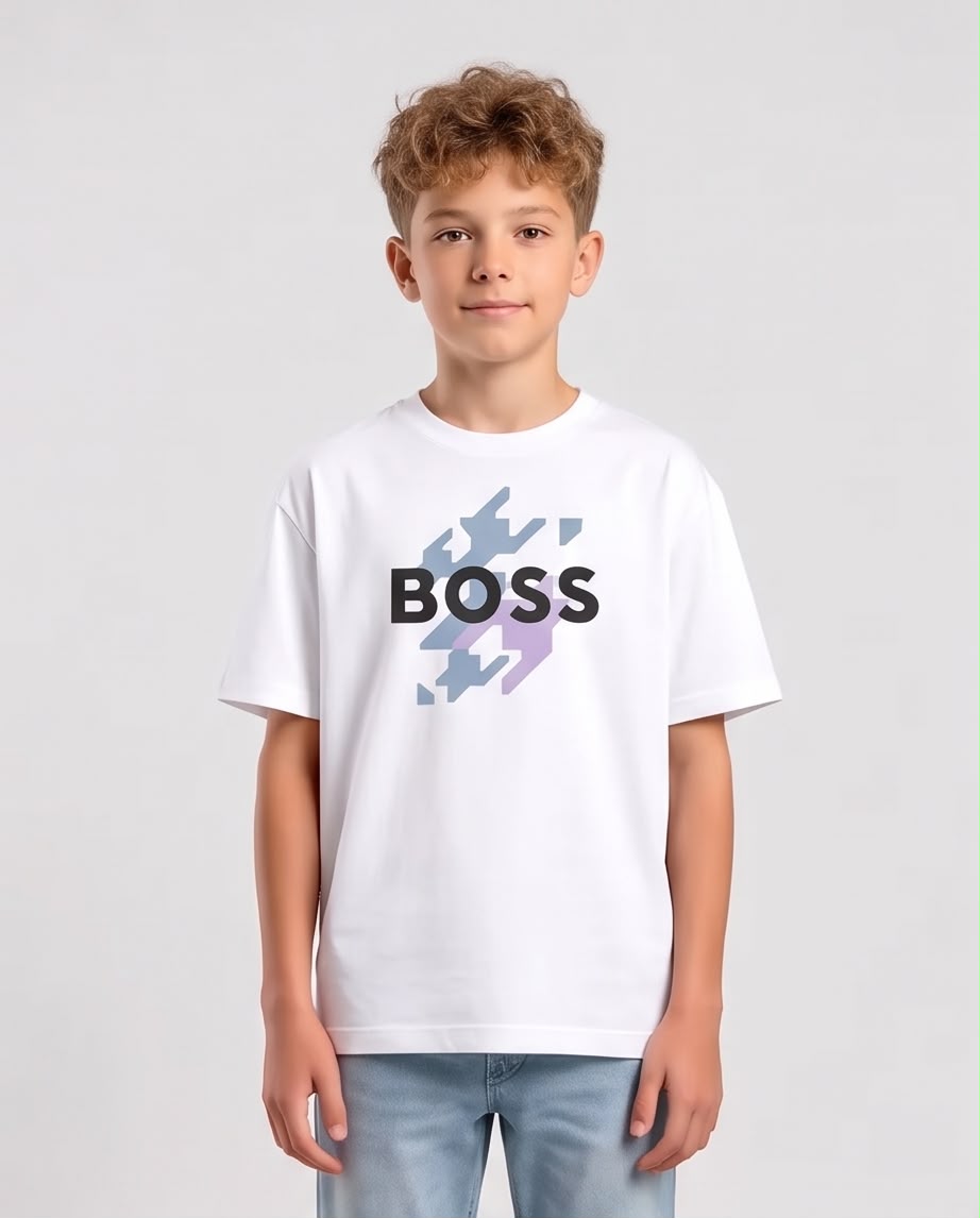 Camiseta Niño BOSS Letras Negras Geométrico Azul y Lila Blanca Semi Oversize