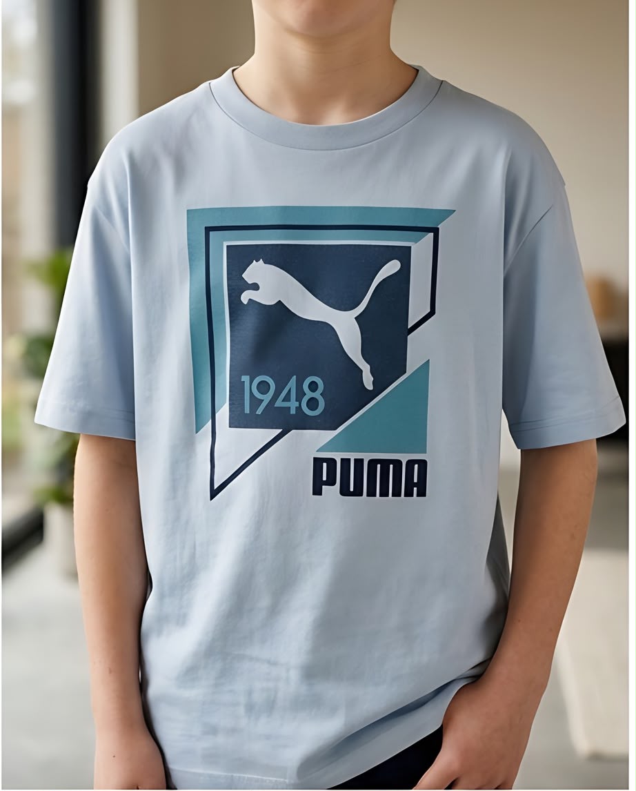 Camiseta Niño Puma 1948 Geométrica Azul Cielo Semi Oversize