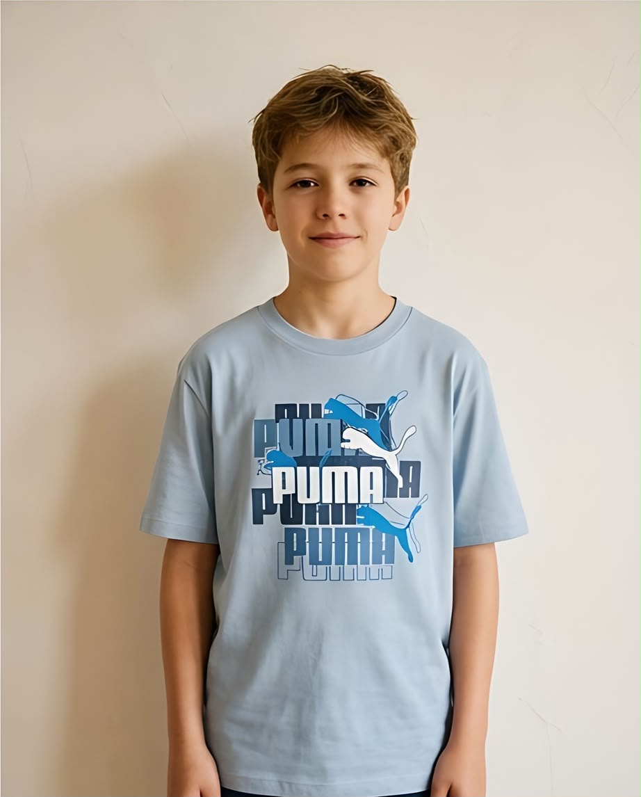 Camiseta Niño Puma Letras Superpuestas Azules Azul Cielo Semi Oversize