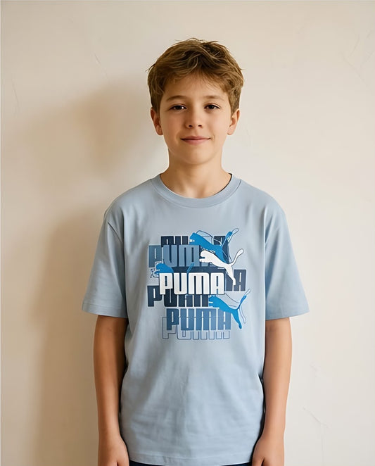 Camiseta Niño Puma Letras Superpuestas Azules Azul Cielo Semi Oversize