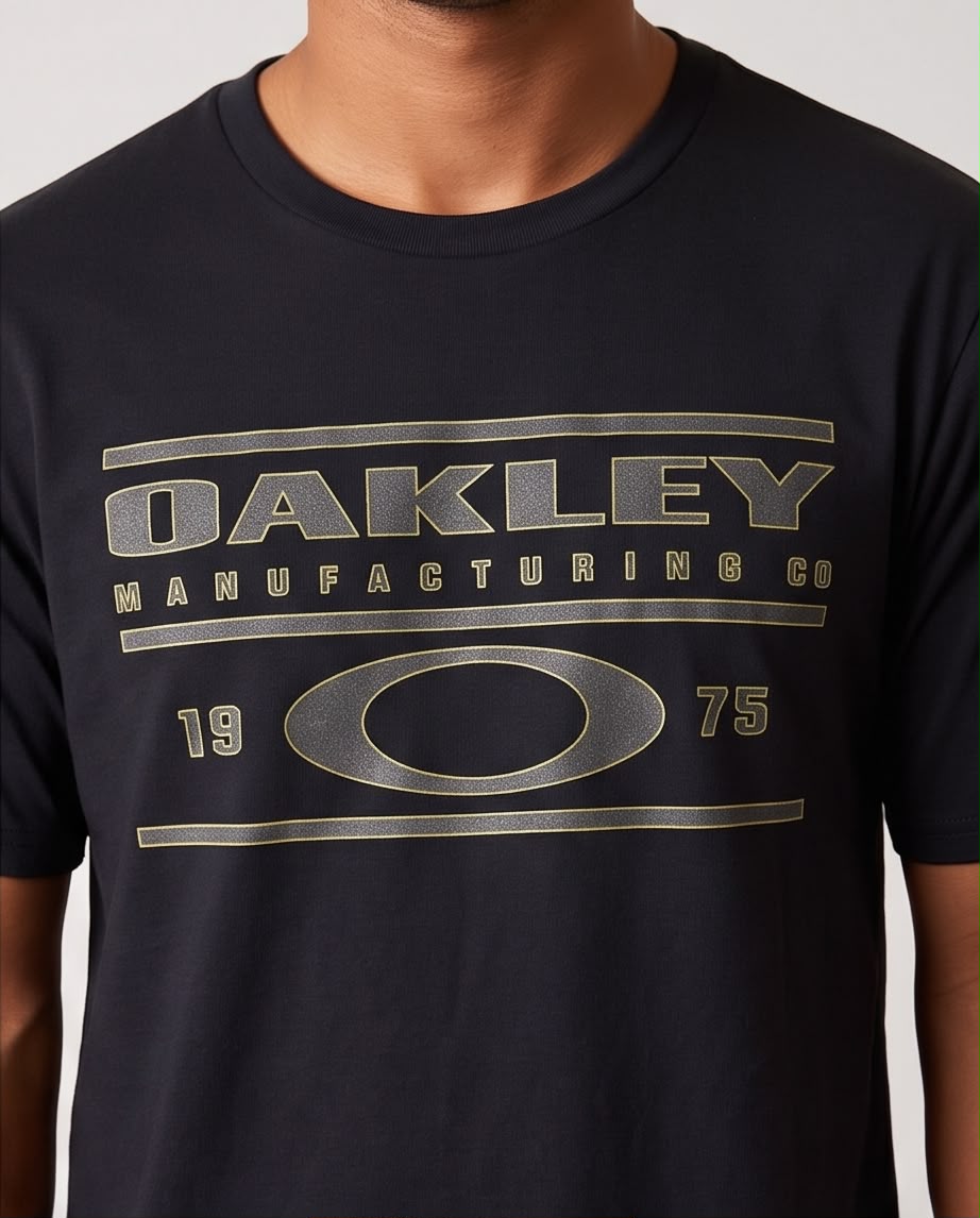 Camiseta Negra OAKLEY Manufacturing 1975 Gris Regular Fit