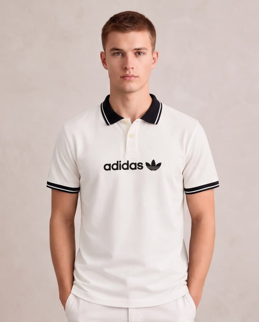 Camiseta Tipo Polo Marfil adidas Trébol Negro Cuello y Puños Negros Regular Fit