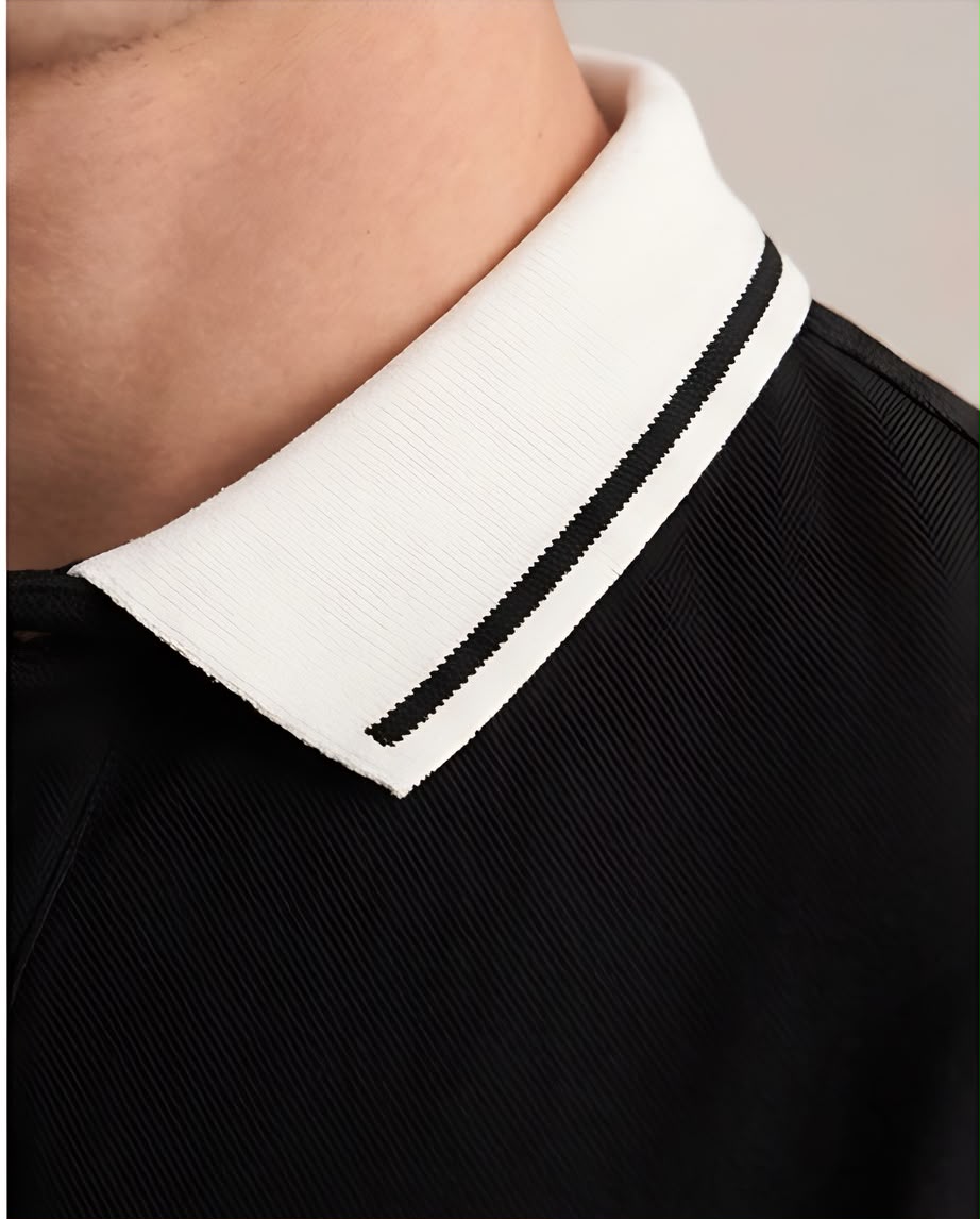 Camiseta Tipo Polo Negra HUGO Firma Blanca Cuello y Puños Blancos Regular Fit
