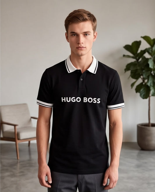Camiseta Tipo Polo Negra HUGO BOSS Cuello y Puños Blancos Regular Fit