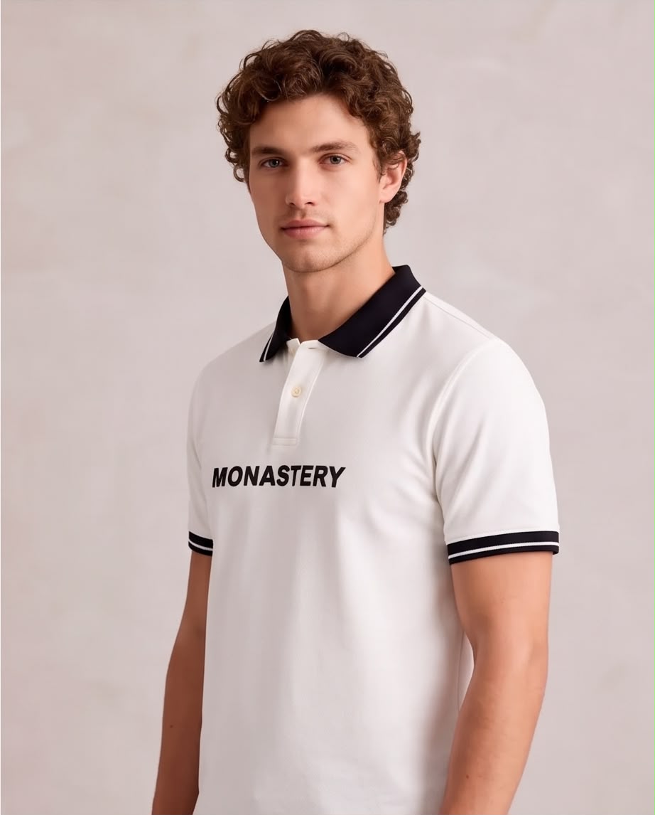 Camiseta Tipo Polo Marfil MONASTERY Cuello y Puños Negros Regular Fit