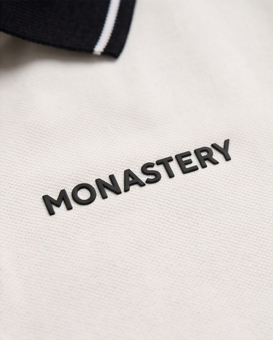 Camiseta Tipo Polo Marfil MONASTERY Logo Pequeño Cuello y Puños Negros Regular Fit