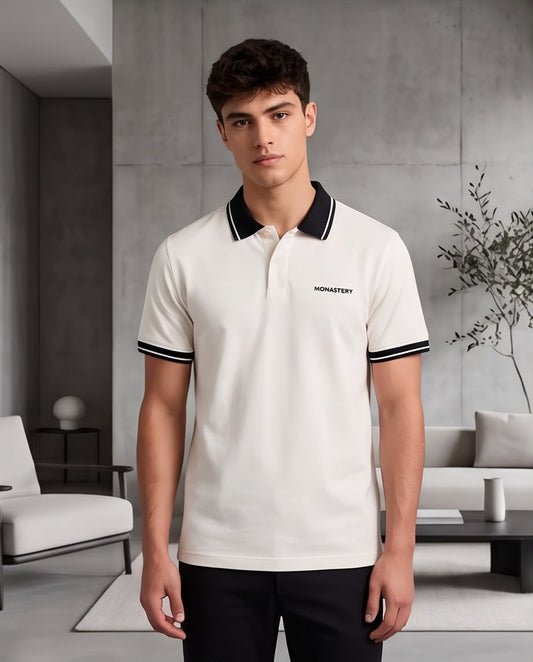 Camiseta Tipo Polo Marfil MONASTERY Logo Pequeño Cuello y Puños Negros Regular Fit