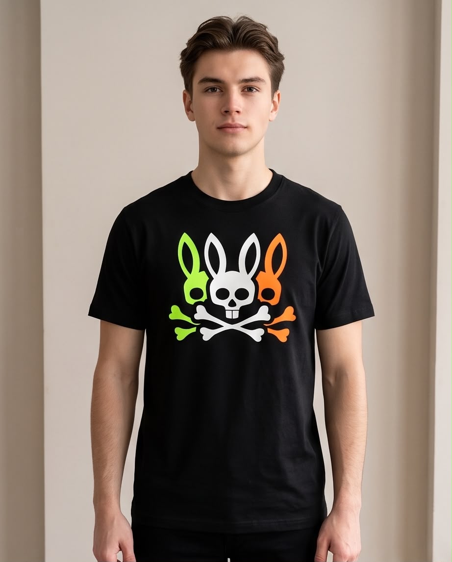 Camiseta Negra Tres Conejos Verde Blanco y Naranja Regular Fit
